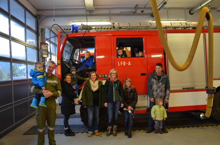 Spiegel Spielgruppe im Feuerwehrhaus