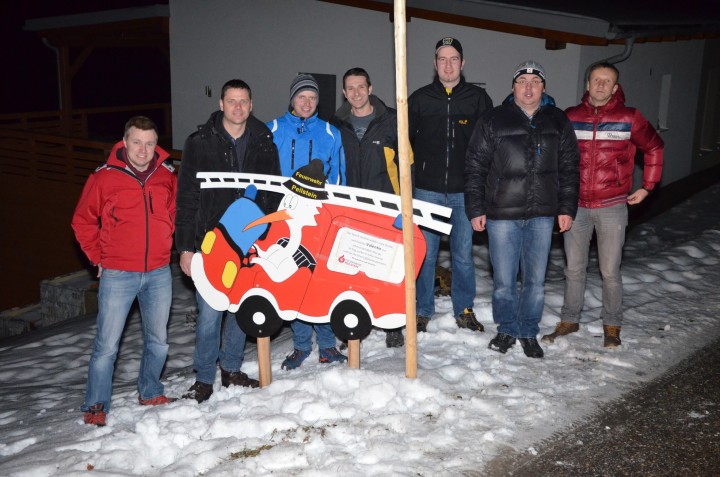 Feuerwehrstorch landet wieder in Stierberg