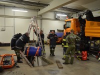 Rettung aus der Tiefe bei Monatsübung