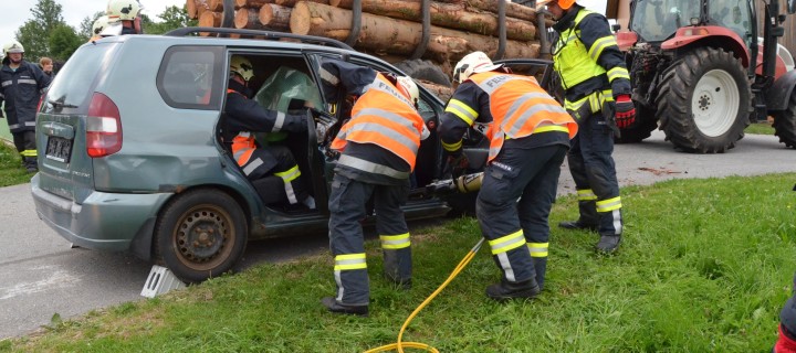 Unfall mit Rückewagen als Übungsannahme