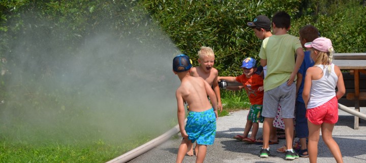 Ferienspiel: Blaulichttag bei Feuerwehr und Polizei