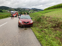 Aufräumarbeiten nach Verkehrsunfall