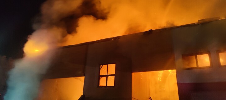 Brand im Sägewerk