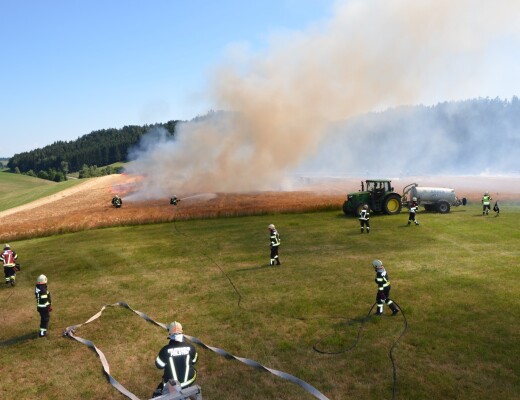 Getreidefeld in Brand